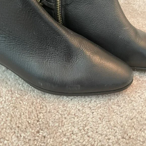 CALVIN KLEIN Finius Ankle Boot with Gold Chain Detail - Picture 5 of 7